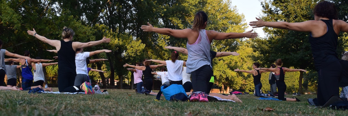 Yoga en Plein Air Près de Sarlat : 3 Spots Magnifiques !